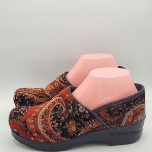 Dansko Vegan Clogs Size 38 US Size 8.5 / 9